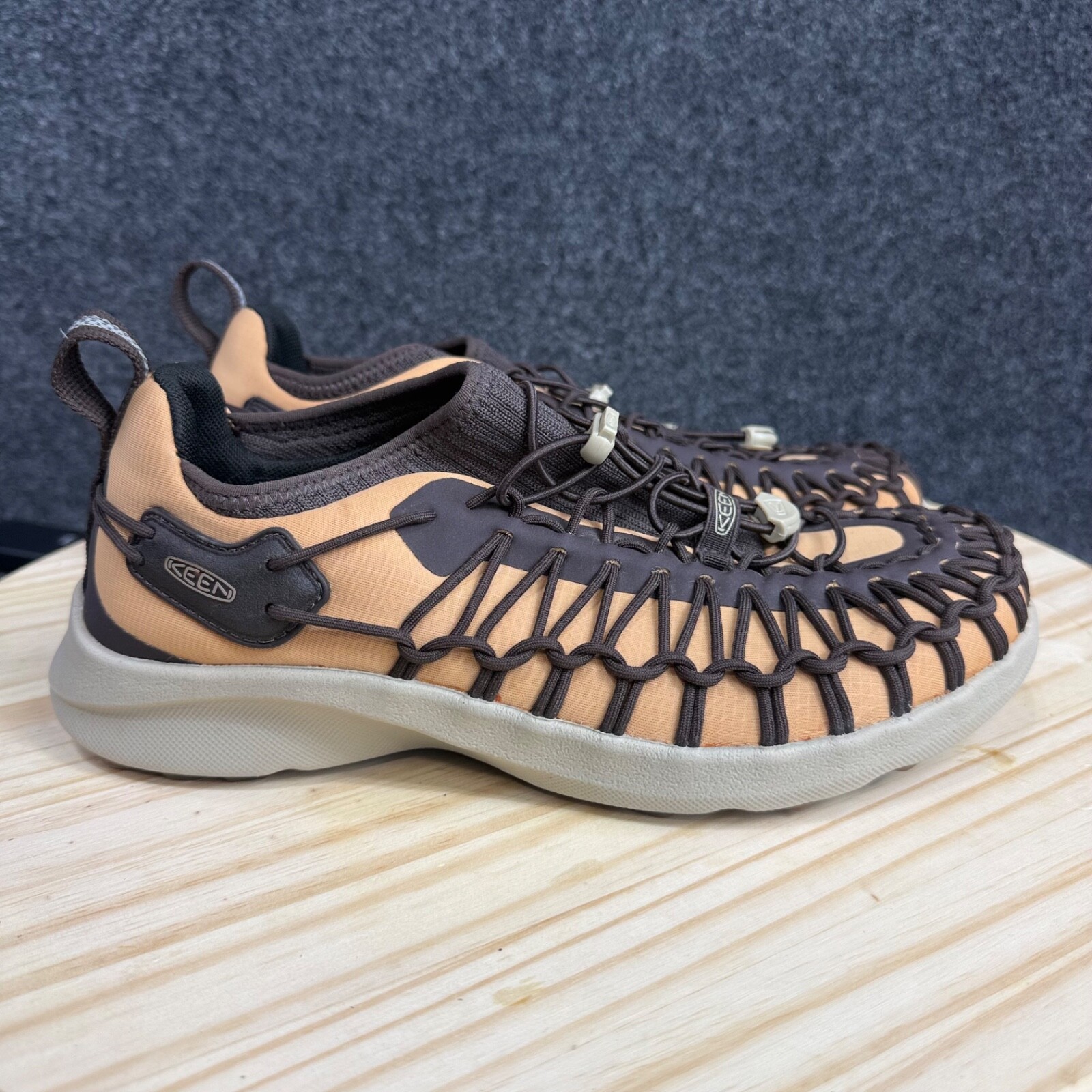 Scarpe Keen Uomo Uneek SNK Slipon Taglia 7.5 Ottima Qualità Keen In Una Scarpa