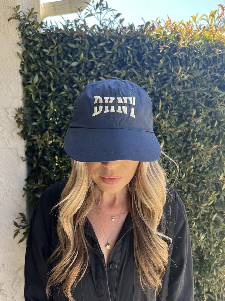 DKNY EE. UU. Oficial Unisex Vintage Años 90 Botón Correa Trasera Gorra Talla Única Foto 2 de 4