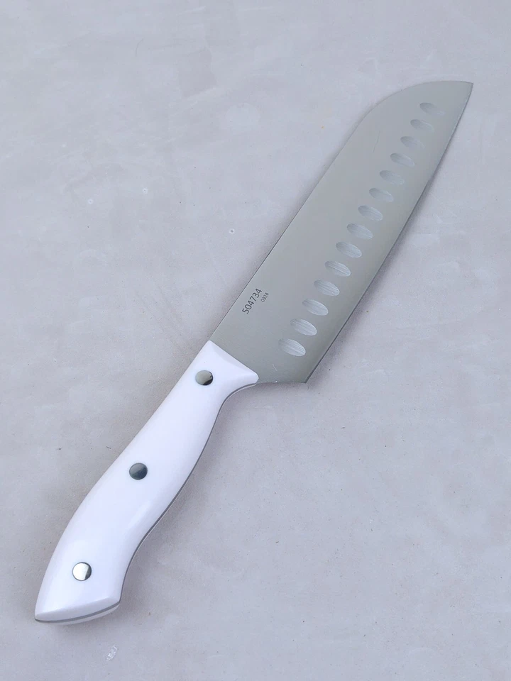 Cuchillo Cuisinart CLASSIC 7" SANTOKU con hoja de alto carbono y mango BLANCO + FUNDA Foto 2 de 4