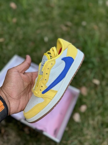 Travis Scott Canary Jordan 1