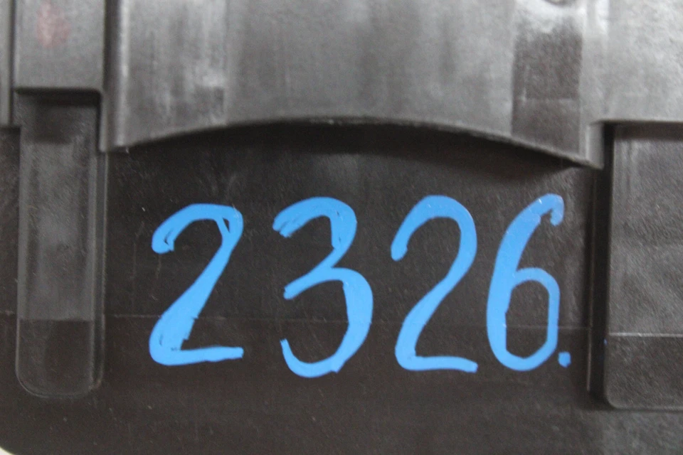 Toyota Camry XLE 2015 bloque de conexiones 82720-06131 OEM 15 16 17 Foto 4 de 4