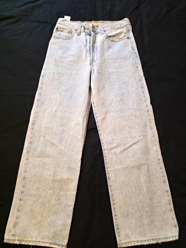 Levi's Premium Women’s Light Blue Light Wash High Rise Straight Denim Jeans