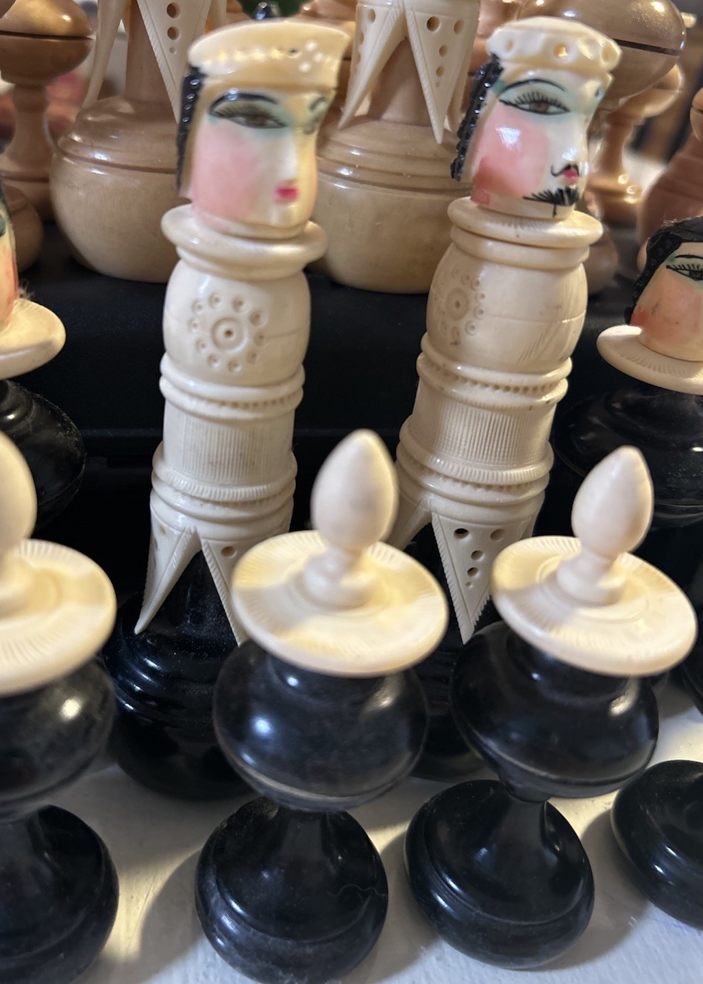 VTG Tarascan Pulpit Art Deco Style Wood & Carved Bone Look CHESS SET~IMPERFECT