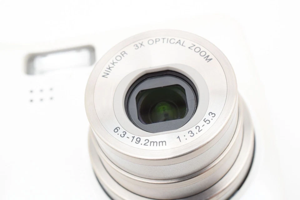 Nikon Coolpix L2 Compact Digital Camera 6MP 3x Zoom Japan Pointandshoot - Image 3 of 4