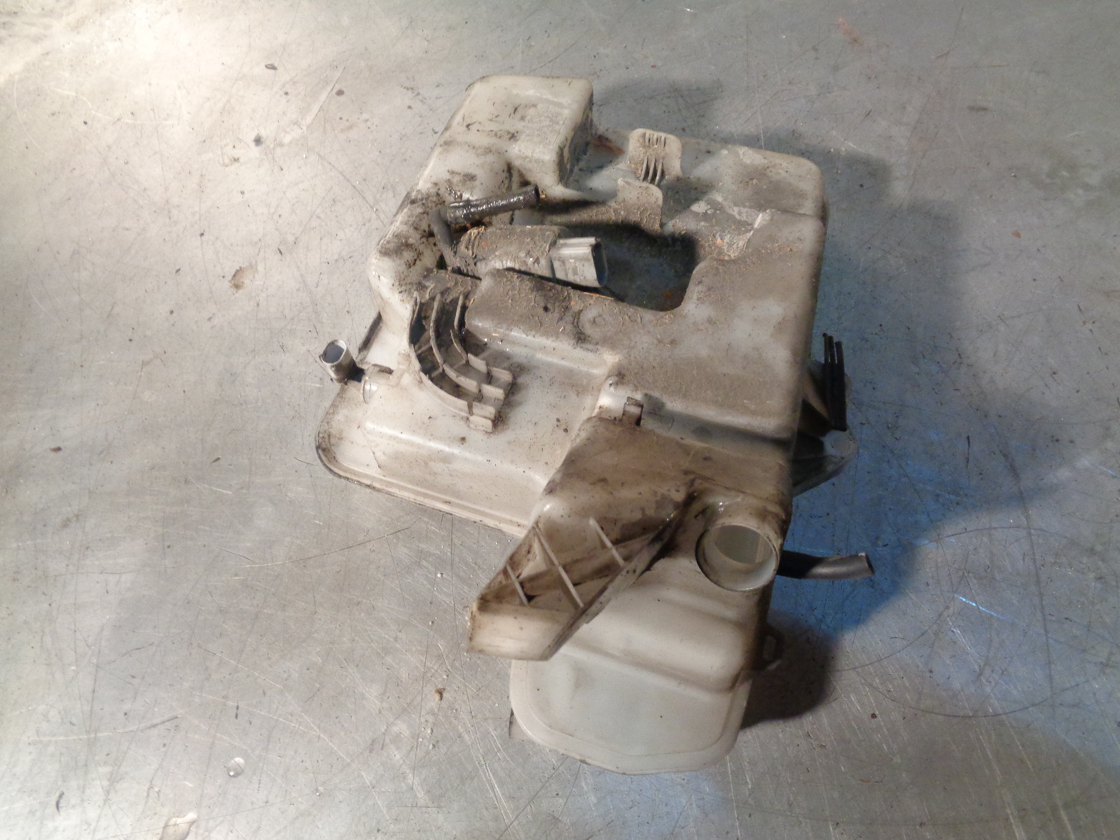 BMW E60 20032010 530D M57 Windscreen Washer Reservoir inc Pump 7034967 eBay