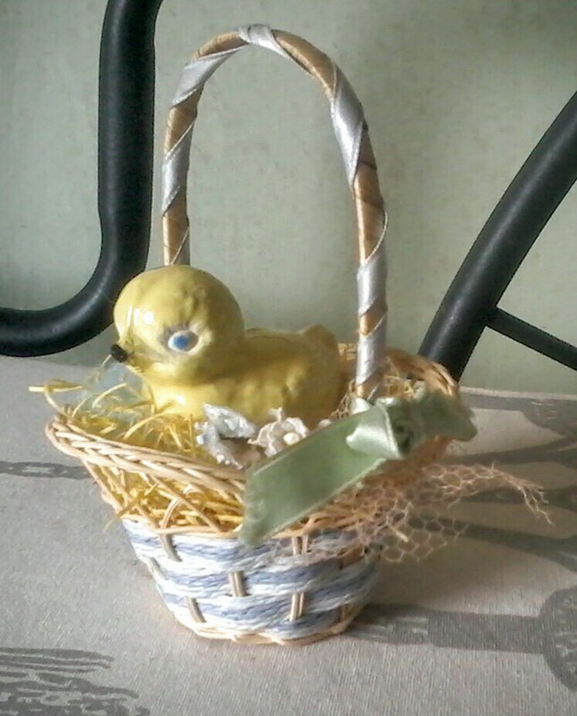 Handmade SHABBY Vintage Country FARMHOUSE Style EASTER Ceramic CHICK in BASKET