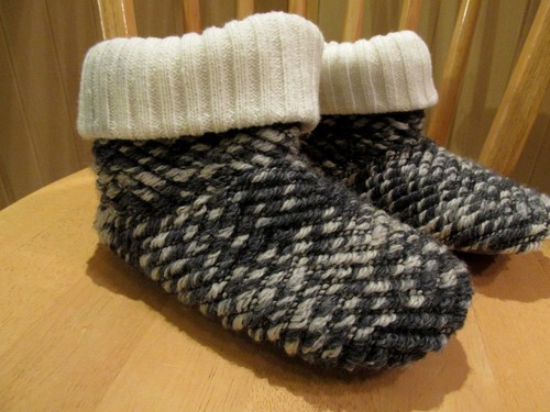 Clarks Womens Mens Size 3 slipper boots Lounge carpet indoor Pull on  slippers | eBay