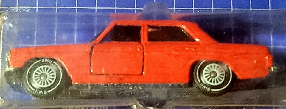 Siku 梅赛德斯 250 红色和罕见 #1020 NOS(未拆封) — 第 3/4 张图片