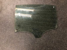 T&Uuml;RSCHEIBE LINKS HINTEN Mercedes-Benz A (177.0) 2021 43R00048 / A1777352900