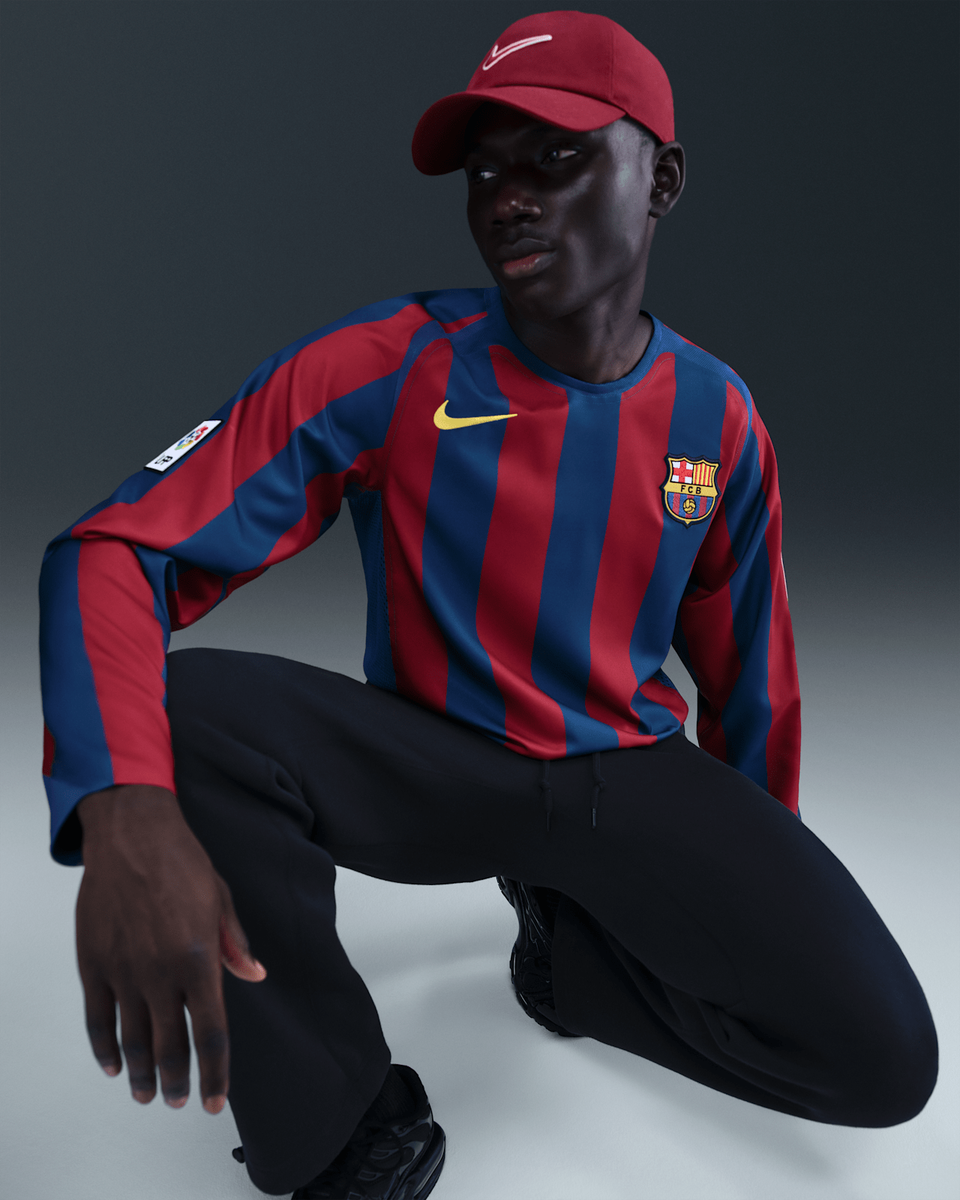 Nike 2005/06 Barcelona #10 Ronaldinho Reissue Jersey HQ1462-471 | eBay
