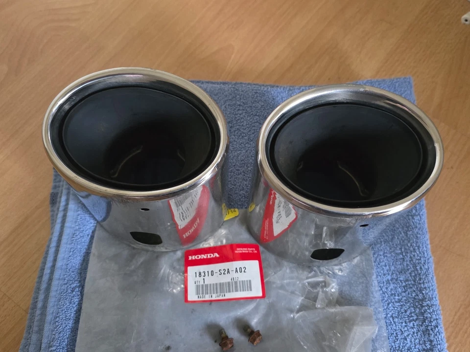 2x Genuine OEM 2004-2009 Honda S2000 AP2 Exhaust tips finisher P/N 18310-S2A-A02 — 第 3/4 张图片