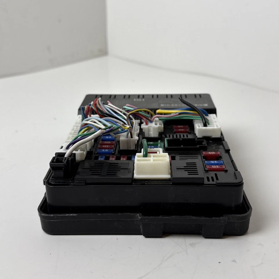 Nissan Pathfinder 2013 unidad de control IPDM caja de relé de fusibles 284B73JA1B fabricante original Foto 2 de 4