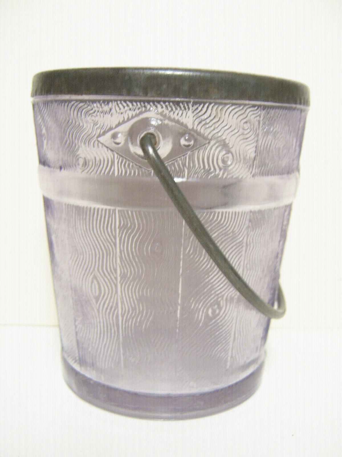 SCA OLD OAKEN BUCKET JELLY JAR W/ ORIGINAL LID & HANDLE.. WOOD GRAIN APPEARANCE
Opens in a new windo