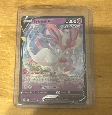 The Pokemon Company Pokemon TCG: Sylveon V 074/203 Evolving Skies Holo UR Eng
