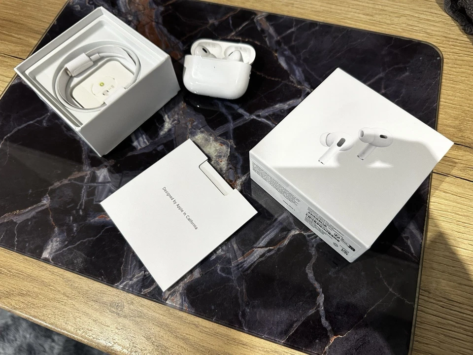 Apple AirPods Pro White In-Ear Bluetooth Earbuds ANC/Transparency, USB-C, photo 2 of 4