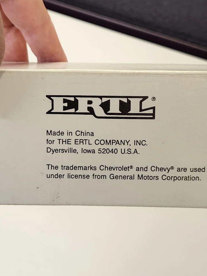 Chevy Dragich Auto Literatura ERTL 1950 Semi Diecast Metal Foto 4 de 4