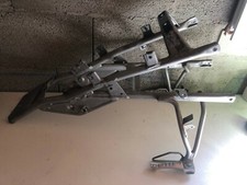 UN BERCEAU BOUCLE DE CADRE ARRIERE MOTO YAMAHA 125 XTR XT125R XT-R 2006 