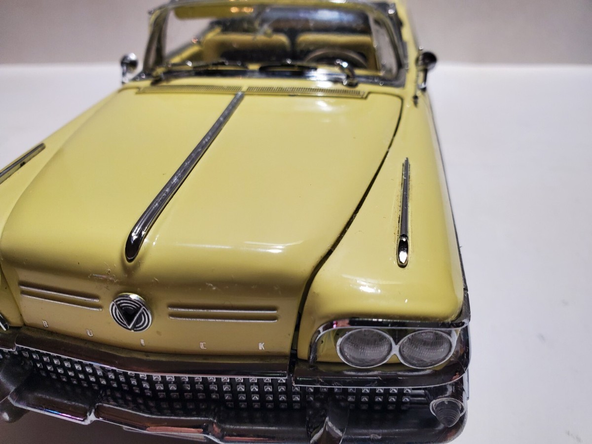 Sun Star Platinum 1958 Buick Riviera Limited Convertible 1:18