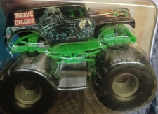 GRAVE DIGGER MONSTER JAM 2000  MONSTER TRUCK 28070 NEW IN FACTORY PACKAGE