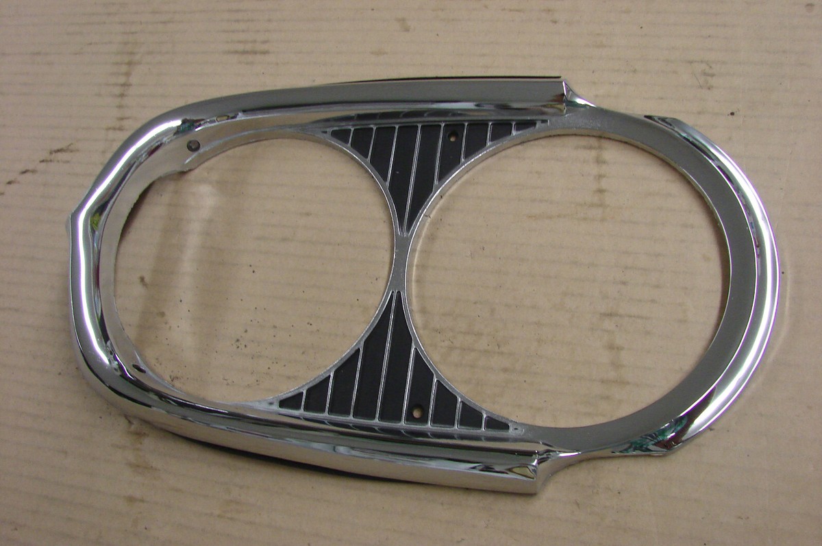 アクセサリー S-040 1964 CATALINA BONNEVILLE NOS GM HEAD LIGHT BEZEL 9775069 PONTIAC