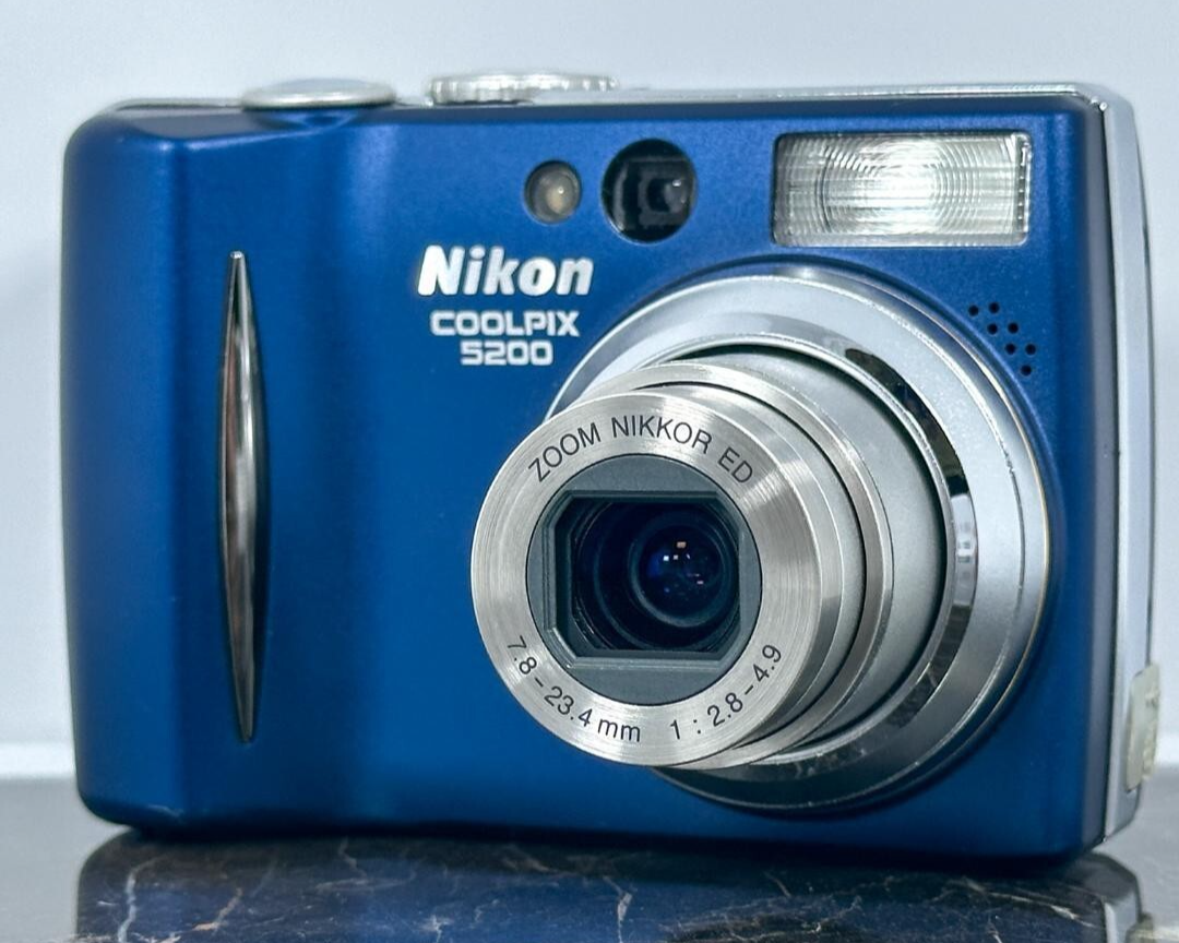 Nikon COOLPIX E5200 Blue 5.1MP 3x Zoom Compact Digital Camera From