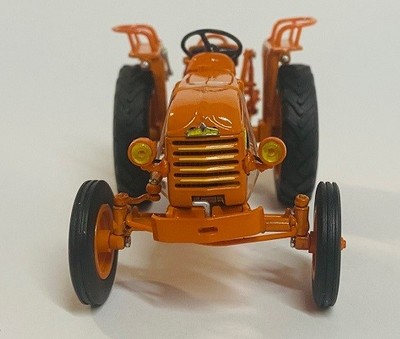 Tracteur Renault D22 Miniature 1/32 Par Universal Hobbies - Modèle UH2676 Neuf