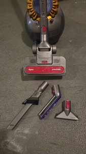 Dyson Big Ball Allergy 2 beutelloser Bodenstaubsauger gebraucht