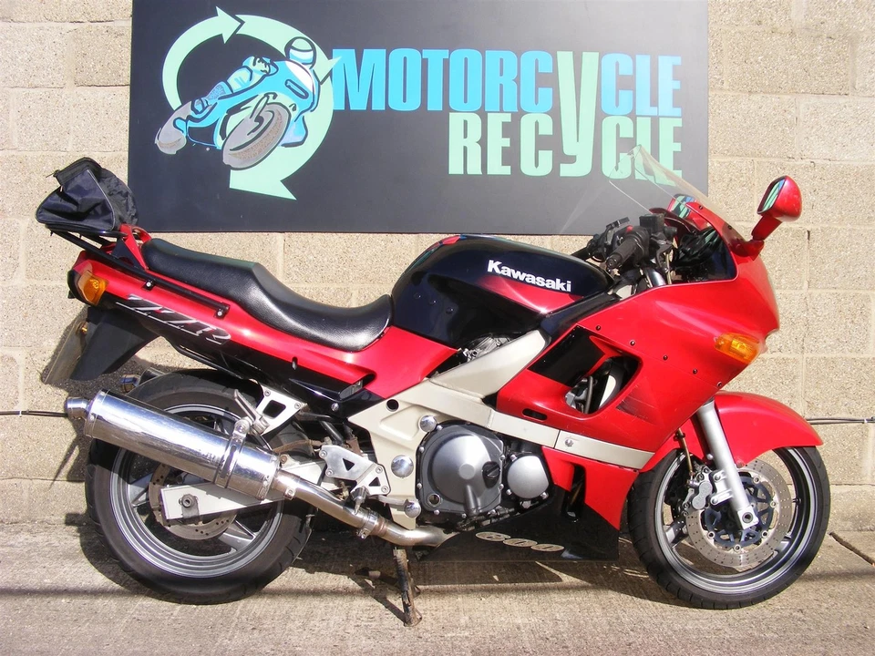 Luz de placa de montaje de luz trasera Kawasaki ZZR 600 1993 a 2006 ZZR600 ZX600E B107 Foto 4 de 4