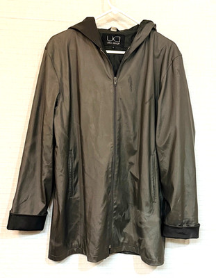 EUC Women's Dark Gray/Black Raincoat-Long Sleeve,  Full Zip. Hooded, Lined.   L