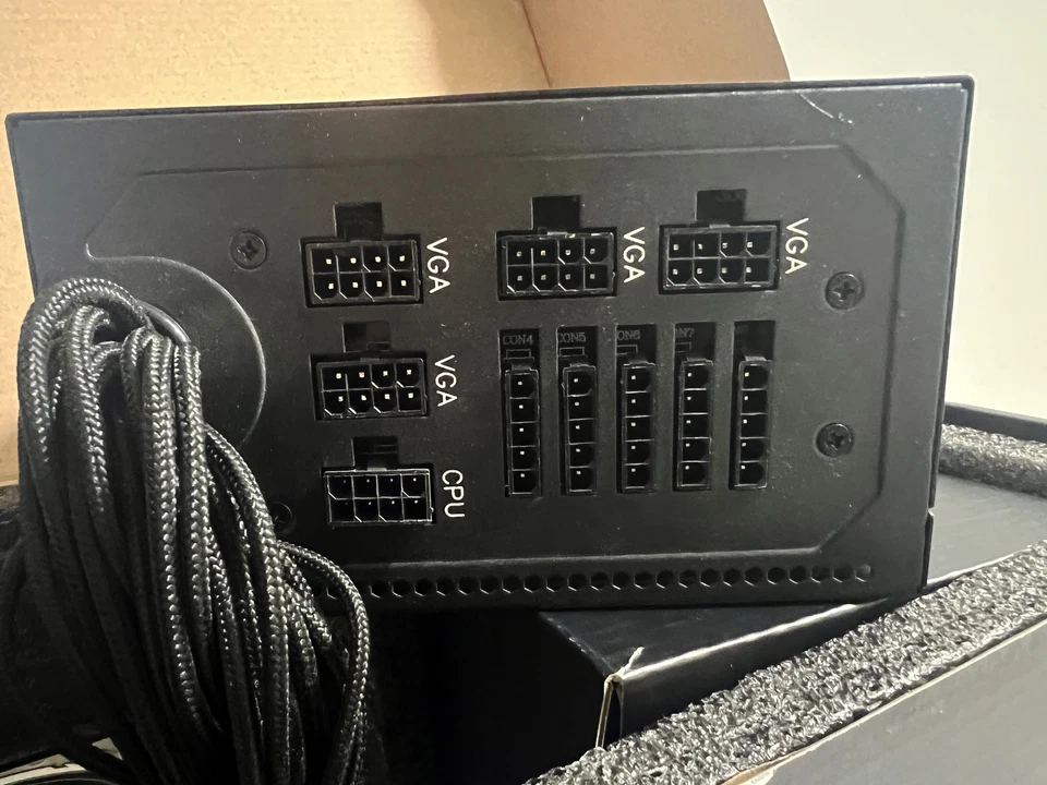 BitFenix Fury Series Alchemy Premium Sleeved Cables 650W 80 PLUS GOLD Certified - Image 4 of 4