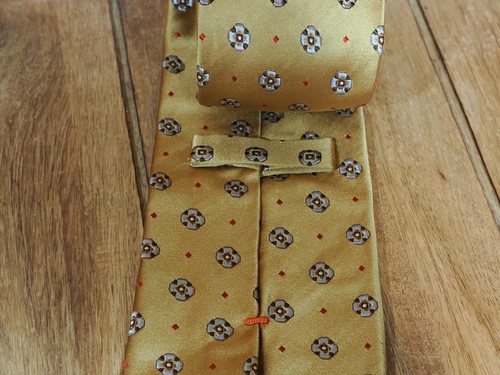 Cravatta Ermenengildo Zegna stravagante in seta geometrica oro giallo Made in Italy - Foto 4 di 4