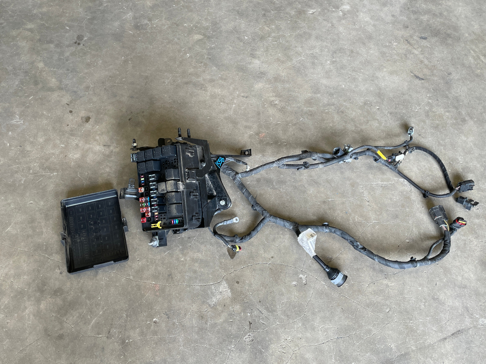 14 15 16 17 Maserati Ghibli S Fuse Box Relay Junction Wire Wiring 1558 OEM
