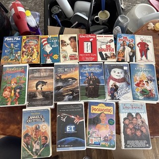 Lot Of 18 VHS Tapes Kids Disney E.t. Free Willy Fern Gully Little Mermaid Movies