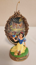 Hallmark Keepsake Ornament Walt Disney Snow White Enchanted Memories 1998 