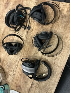 Beyerdynamic DT 770 Pro Headphones 80 Ohm SONY MDR 7506 AKG Headphones