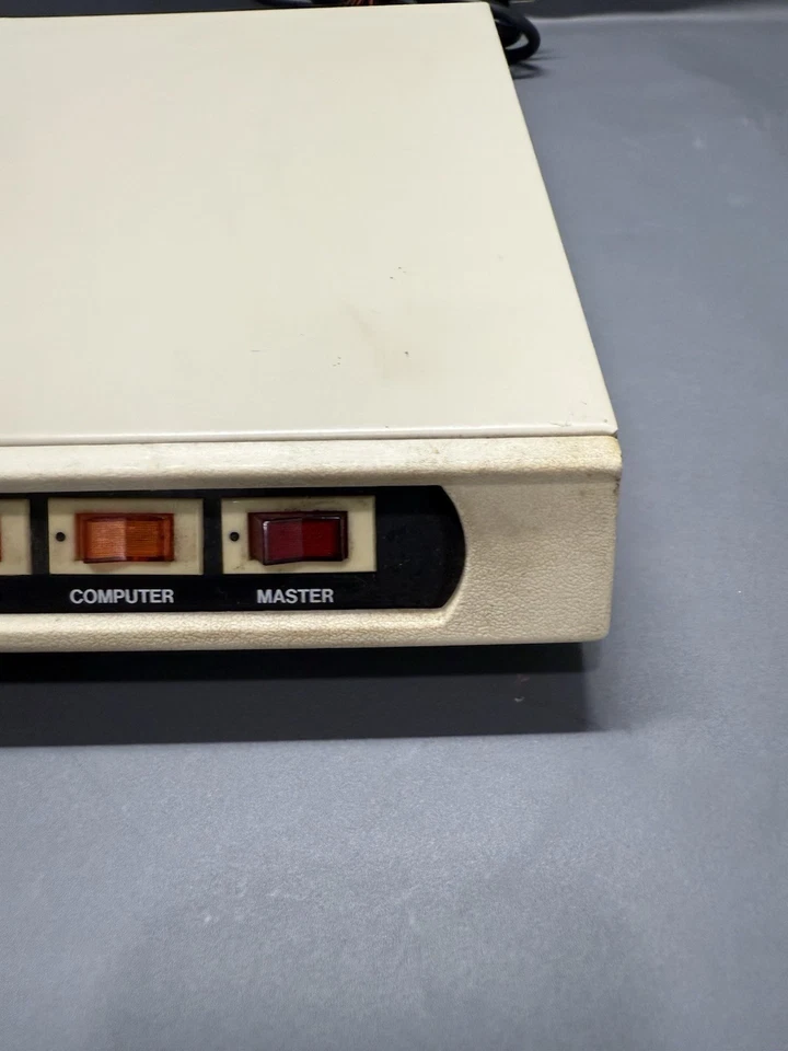 Tripp Lite TL-777 5-Outleft Surge Protector Monitor Stand Switch - Image 4 of 4