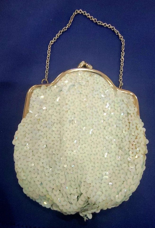 Cartera Muñequera Vintage Pequeña Opalescente Azul Claro Lentejuelas Cierre Beso-Cerradura Foto 2 de 4