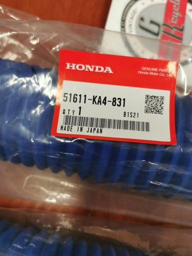 NOS Honda CR125R CR250R CR500R 1985 1986 1987 FRONT FORK BOOTS 51611-KA4-831 H61 - Picture 2 of 4