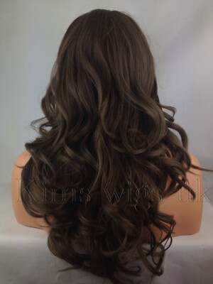 Perruque Longue Ondulée Blond Marron – Dentelle Avant – Résistante à La Chaleur – Taille Unique