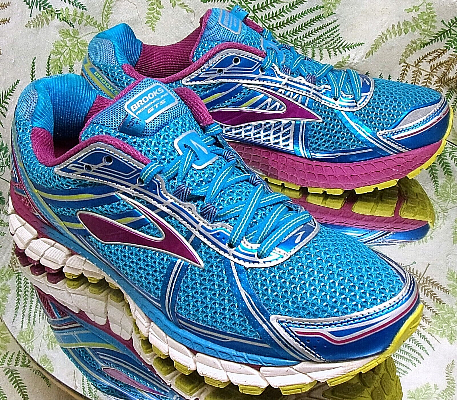 brooks work shoes