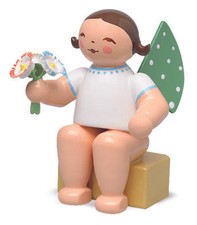 Wendt & Kühn Engel, klein, mit Strauß, 650/K/ST, Geschenk Geburtstag elf Punkte