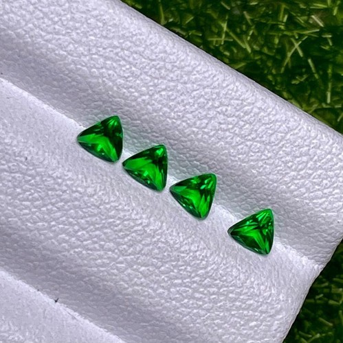 4 Pieces Wonderful 100% Natural Tsavorite green Garnet Loose Gemstone - Picture 1 of 3