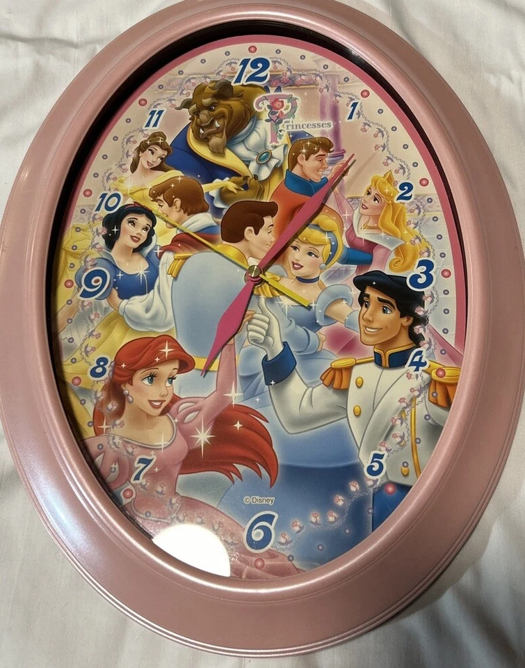 "Reloj de Pared Princesa Disney, Funciona con Pilas, Multicolor, 15"" X 11.5""" Foto 3 de 4