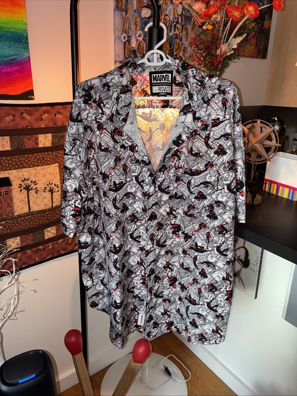 MARVEL Men’s Spiderman Button Up Shirt 3XL Spiderman Cityscape RSVLTS KUNUFLEX. 