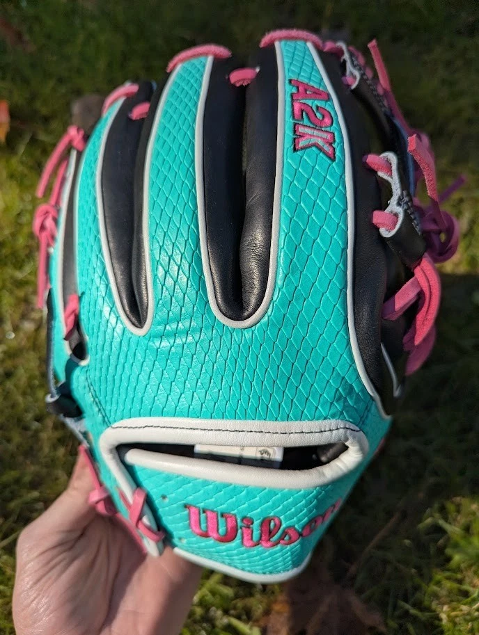 (2025) Wilson A2K 系列 1720SS 11.5 英寸 (DATDUDE) RHT 内场手套 (WBW103288115) — 第 3/4 张图片