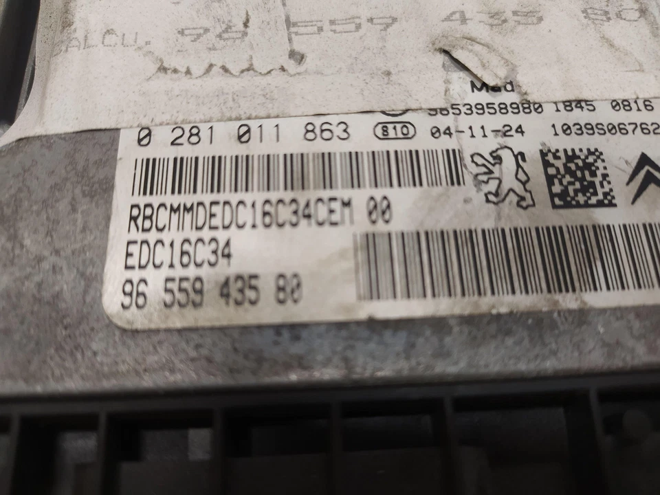 Centralina motore CITROËN C4 I LC ECU 0281011863 1.6 Diesel 2006 28627283 - Immagine 3 di 3