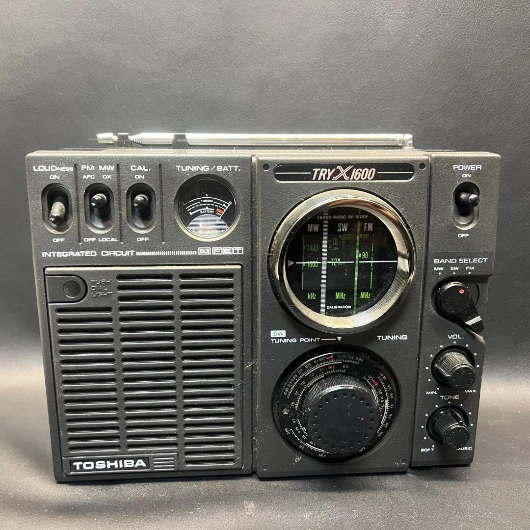 TOSHIBA／TRY X1600。ICラジオ。FM SW MW 3バンド。 □TOSHIBA RP 東芝