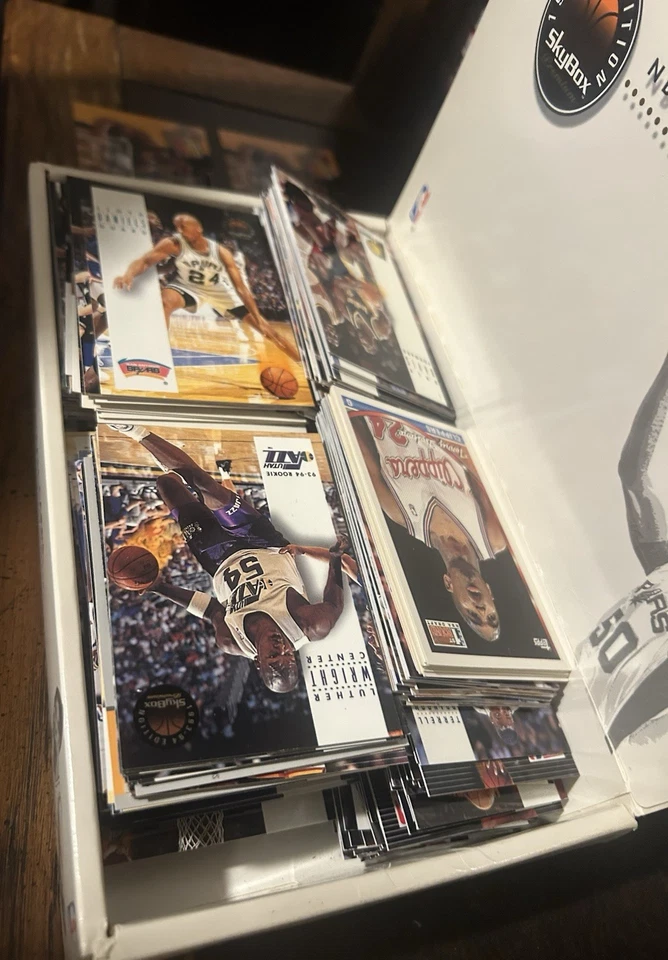 1993-94 Edition Skybox Premium Basketball Cards - Image 3 of 4