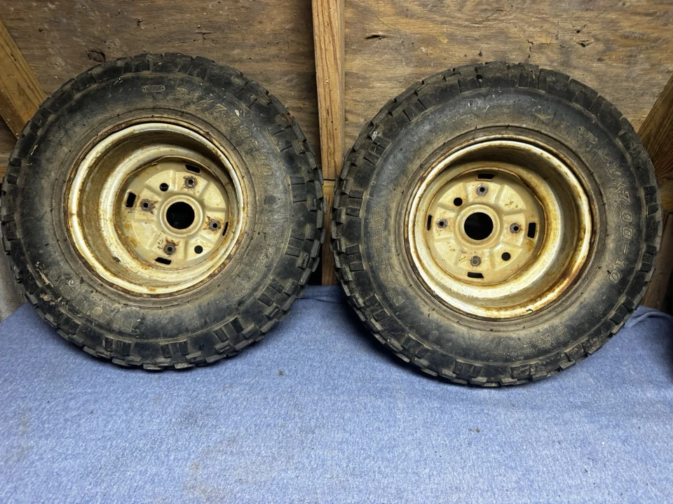 Honda TRX 200SX 1984 Fourtrax Foreman Stock llantas delanteras y neumáticos OEM. Foto 3 de 4