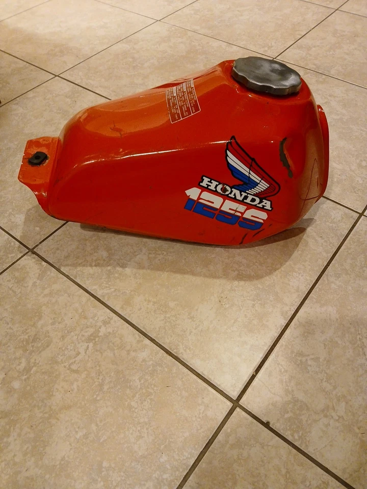 Honda XL 125s 1985 tanque de gasolina Foto 2 de 4